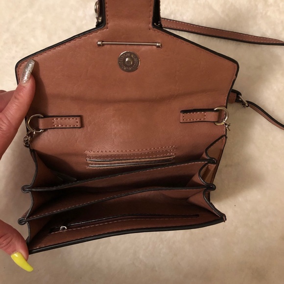 Blush pink crossbody purse - Picture 2 of 4